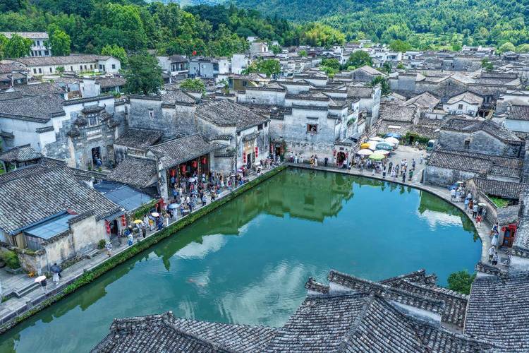 安徽黟县:暑期宏村旅游热